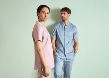 MOLINEL LANCE KARELINE, UNE NOUVELLE GAMME RESPONSABLE POUR LES PROFESSIONNELS DE SANTÉ