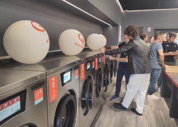 Speed Queen dévoile une laverie pensée pour le libre-service connecté 