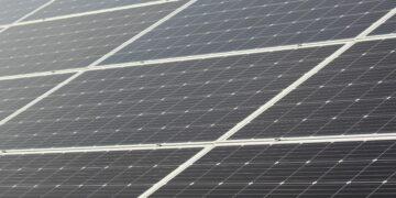À Quimper, la blanchisserie interhospitalière mise sur le solaire pour réduire son empreinte énergétique